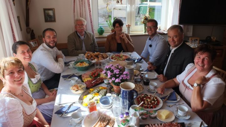 Bauernhofbrunch der Landfrauen mit Landtagskandidaten 